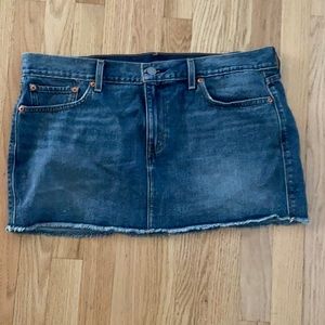 Vintage levi’s low rise mini skirt
